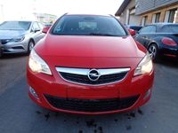 Gebraucht Opel Astra Design Edition 160 PS (117 kW) 2011 Rot Kombi