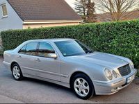Gebraucht Mercedes 220 143 PS (105 kW) 2001 Silber Limousine