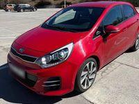 Gebraucht Kia Rio 99 PS (72 kW) 2015 Rot Kleinwagen