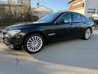 Gebraucht BMW 740 306 PS (225 kW) 2011 Schwarz Limousine