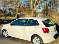Gebraucht VW Polo 60 PS (44 kW) 2013 Weiß Kleinwagen