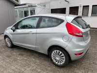 Usata Ford Fiesta 60 CV (44 kW) 2010 Argento Utilitaria