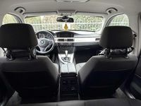 Gebraucht BMW 318 143 PS (105 kW) 2010 Grau Kombi