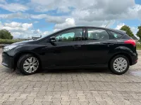 Gebraucht Ford Focus 101 PS (74 kW) 2017 Schwarz Limousine