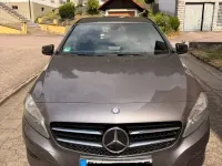 Gebraucht Mercedes A180 Urban 122 PS (89 kW) 2014 Grau Kleinwagen