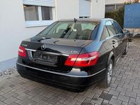 Gebraucht Mercedes E220 Avantgarde 170 PS (125 kW) 2009 Schwarz Limousine