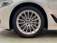 Gebraucht BMW 530e Shadowline 292 PS (214 kW) 2024 Alpinweiss 3 Kombi