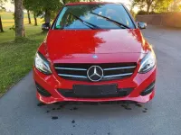 Gebraucht Mercedes B180 Urban 109 PS (80 kW) 2015 Rot Kleinwagen
