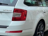 Gebraucht Skoda Octavia 150 PS (110 kW) 2016 Weiß Kleinwagen