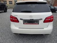 Gebraucht Mercedes B200 156 PS (114 kW) 2016 Weiß Van / Kleinbus