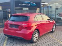 Gebraucht Mercedes A200 136 PS (100 kW) 2013 Rot Limousine