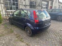 Gebraucht Ford Fiesta 80 PS (58 kW) 2002 Blau Kleinwagen