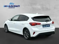 Gebraucht Ford Focus ST-Line 125 PS (91 kW) 2022 Frostweiß Limousine