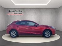 Gebraucht Mazda 3 Exclusive-Line 120 PS (88 kW) 2017 Rot Limousine
