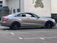 Gebraucht Mercedes E220 AMG 170 PS (125 kW) 2012 Silber Coupé