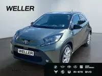 Gebraucht Toyota Aygo 72 PS (52 kW) 2022 Cardamon green / night sky black (gruen) Kleinwagen