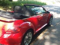 Gebraucht VW Beetle Cabriolet Design 105 PS (77 kW) 2015 Rot Cabrio