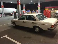 Gebraucht Mercedes 230 131 PS (96 kW) 1984 Weiß Limousine