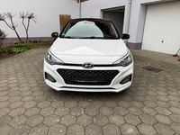 Gebraucht Hyundai i20 Trend 84 PS (61 kW) 2019 Weiß Kleinwagen