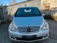 Gebraucht Mercedes B200 140 PS (102 kW) 2008 Silber Van / Kleinbus