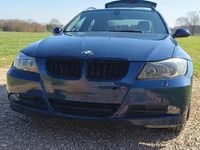 Gebraucht BMW 320 150 PS (110 kW) 2006 Blau Kombi