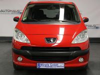 Gebraucht Peugeot 1007 Premium 73 PS (53 kW) 2007 Farbe rot aden/deckende Van / Kleinbus