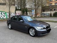 Gebraucht BMW 318 129 PS (94 kW) 2006 Grau Limousine