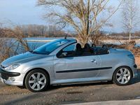 gebraucht Peugeot 206 CC Cabrio 1.6 16v 109PS Cabrio