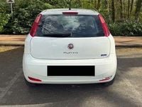 Gebraucht Fiat Punto 69 PS (50 kW) 2016 Weiß Kleinwagen
