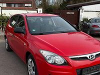 Gebraucht Hyundai i30 109 PS (80 kW) 2010 Rot Kleinwagen