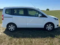 Gebraucht Ford Tourneo Courier Trend 101 PS (74 kW) 2017 Weiß Van / Kleinbus