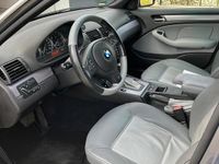 Gebraucht BMW 325 192 PS (141 kW) 2004 Grau Kombi