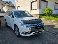 Gebraucht Mitsubishi Outlander P-HEV Plus 203 PS (149 kW) 2018 Weiß SUV