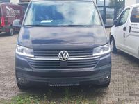 Second-hand VW Multivan 150 CP (110 kW) 2021 Negru Monovolum