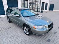 Gebraucht Volvo V70 185 PS (136 kW) 2007 Grün Kombi