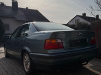 Gebraucht BMW 320 150 PS (110 kW) 1997 Blau Limousine