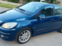 Gebraucht Mercedes B200 140 PS (102 kW) 2010 Blau Van / Kleinbus
