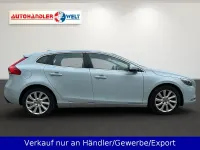 Gebraucht Volvo V40 Momentum 200 PS (147 kW) 2012 Blau Kleinwagen