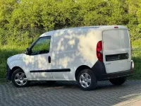 Gebraucht Opel Combo 105 PS (77 kW) 2017 Weiß Van / Kleinbus