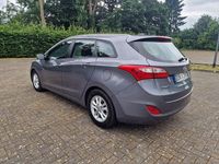 Gebraucht Hyundai i30 Trend 128 PS (94 kW) 2014 Grau Kombi