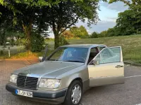 Gebraucht Mercedes E260 166 PS (122 kW) 1989 Gold Limousine
