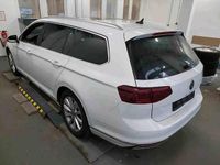 Gebraucht VW Passat Elegance 150 PS (110 kW) 2024 Gletscherweiß metallic Kombi