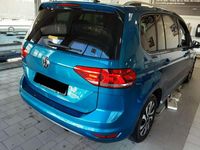 Gebraucht VW Touran Active 150 PS (110 kW) 2021 Caribbean blue metallic Van / Kleinbus