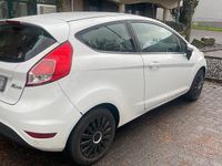Gebraucht Ford Fiesta 95 PS (69 kW) 2016 Weiß Kleinwagen