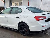 Gebraucht Maserati Ghibli 330 PS (242 kW) 2015 Weiß Limousine