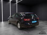 Gebraucht VW Passat Basis 150 PS (110 kW) 2024 Schwarz Kombi