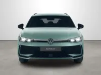 Gebraucht VW Passat R-line 150 PS (110 kW) 2025 Maripositgrün metallic Kombi