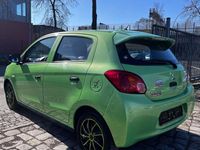 Gebraucht Mitsubishi Space Star Plus 71 PS (52 kW) 2014 Grün Van / Kleinbus