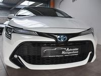 Gebraucht Toyota Corolla Hybrid Team 122 PS (89 kW) 2022 Weiß Limousine