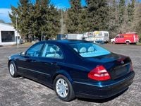 Gebraucht Mercedes E240 177 PS (130 kW) 2003 Blau Limousine